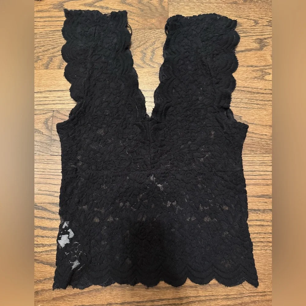 Zara Black Lace Deep V Tank + American Eagle Smocked Polka Dot Top Bundle Size S